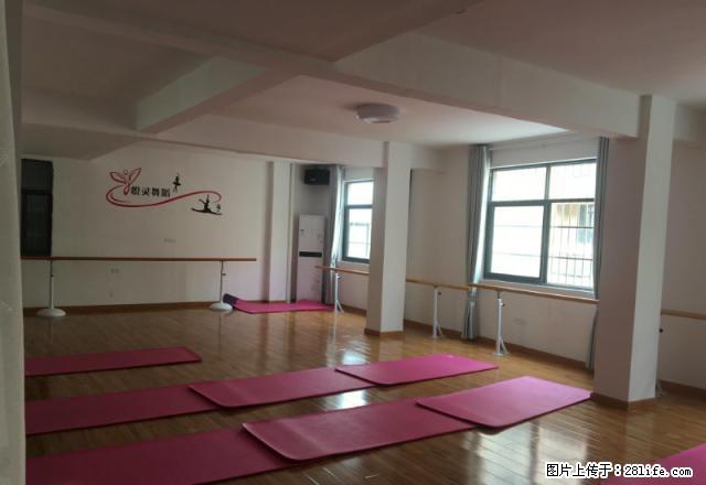 仙桃中学对面 英伦名邸 德玛西亚网吧对面 电梯写字楼诚意出租 - 房屋出租 - 房屋租售 - 仙桃分类信息 - 仙桃28生活网 xiantao.28life.net
